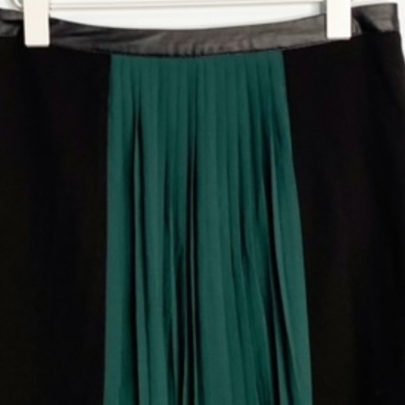 F21 Black Leather Trim Green Pleated Chiffon Skirt - Picture 2 of 2